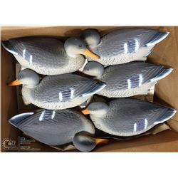 12 HENRYETTAN MALLARD DUCK DECOYS - NEW IN BOX