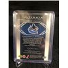Image 2 : 2004-05 Ultimate Collection Signatures Markus Naslund #US-MN Auto