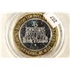 Image 2 : CASINO $10 SILVER TOKEN (UNC) 4 QUEENS HOTEL AND