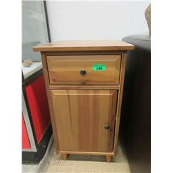 Pine Night Stand with 1 Door and 1 Drawer