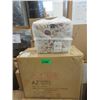 Image 1 : 2 Cases of 20 Packages of Printed Paper Napkins