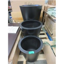New 3 Piece Black Metal Patio Planter Set