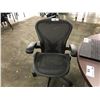 Image 2 : BLACK HERMAN MILLER MESH BACK AERON FULLY ADJUSTABLE TASK CHAIR, SIZE MEDIUM