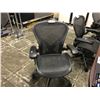Image 2 : BLACK HERMAN MILLER MESH BACK AERON FULLY ADJUSTABLE TASK CHAIR, SIZE MEDIUM
