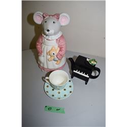 Ceramic Cookie Jar, Teapot, Etc
