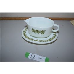 Pyrex Gravy Boat & Platter
