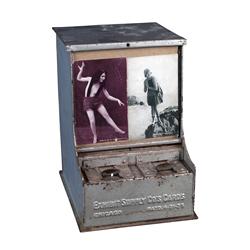 Exhibit Supply Co. Metal Card Vendor