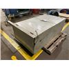 Image 3 : 2 DOOR METAL CABINET