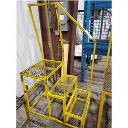 YELLOW 3 STEP METAL MACHINIST STAIRS (DAMAGE TO HANDRAIL)