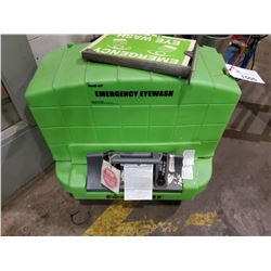 GREEN EMERGENCY EYEWASH STATION