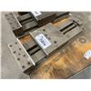 Image 1 : HEAVY DUTY MACHINE VISE 10"X24"