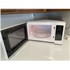 Image 2 : Hamilton Microwave