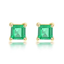 A 18KT YELLOW GOLD AND EMERALD EARRING.