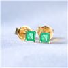 Image 4 : A 18KT YELLOW GOLD AND EMERALD EARRING.