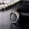 Image 4 : A 14KT WHITE GOLD AND SAPPHIRE & DIAMONDS RING.