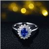 Image 3 : A 14KT WHITE GOLD AND SAPPHIRE & DIAMONDS RING.