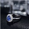Image 4 : A 14KT WHITE GOLD AND SAPPHIRE & DIAMONDS RING.