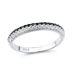 A STERLING SILVER AND CUBIC ZIRCONIA RING.