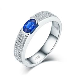 A 14KT WHITE GOLD AND SAPPHIRE & DIAMOND MAN RING.