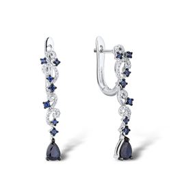 A 14KT WHITE GOLD AND SAPPHIRE & DIAMONDS EARRINGS.