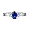Image 2 : A 18KT WHITE GOLD AND SAPPHIRE & DIAMONDS RING.
