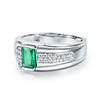 Image 3 : A 14KT WHITE GOLD AND EMERALD & DIAMONDS RING.