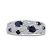 Image 2 : A 14KT WHITE GOLD AND SAPPHIRE & DIAMONDS RING.