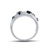 Image 3 : A 14KT WHITE GOLD AND SAPPHIRE & DIAMONDS RING.