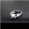 Image 4 : A 18KT WHITE GOLD AND SAPPHIRE & DIAMONDS MAN RING.