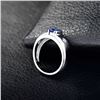 Image 5 : A 18KT WHITE GOLD AND SAPPHIRE & DIAMONDS MAN RING.