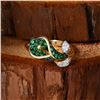 Image 5 : A 14KT YELLOW GOLD AND EMERALD & DIAMONDS RING.