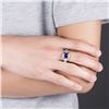 Image 5 : A 14KT WHITE GOLD AND SAPPHIRE & DIAMONDS MAN RING.