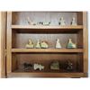 Image 4 : Display Case & Wade Tea Ornaments - 25x12in