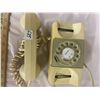 Image 2 : Vintage Dial Telephone