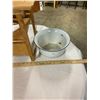 Image 3 : Maple - Childs Pottie Chair & Enamel Chamber Pot