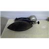 Image 3 : Antique Gas Iron - Coleman