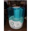 Image 2 : LOT OF HOME ELECTRONICS (HUMIDIFIER, TV, HAIR DRYER)