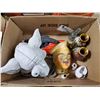 Image 1 : BOX OF COLLECTIBLES