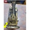Image 2 : Antique Singer Sewing Machine