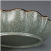 Image 3 : A GREY CRACKLE MELLOW SHAPED PLATE MING DYNASTY.