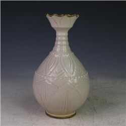 A WHITE LEAF VASE SONG DYNASTY 10TH/C.