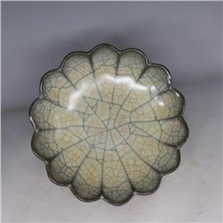 A WHITE CRACKLE MELLOW SHAPED BOWL MING DYNASTY.