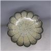 Image 1 : A WHITE CRACKLE MELLOW SHAPED BOWL MING DYNASTY.