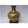 Image 3 : A BROWN GILT FLOWER VASE MING DYNASTY.