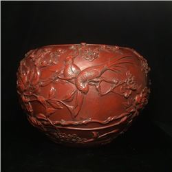 A LACQUER WARE BIRD JAR QIANLONG MARK 17TH/C.