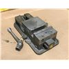 Image 1 : 6" KURT #D675 ANGLOCK VISE