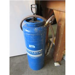 Universal 3.5 Gallon Pump Sprayer