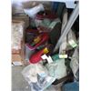 Image 1 : 12 Pairs of Assorted Shoes & Slippers