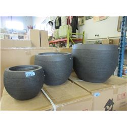 New 3 Piece Round Dark Grey Patio Planter Set