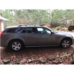 2005 DODGE MAGNUM SXT STATION WAGON - GREY VIN # 2D8FV48V35H517929 SPEEDOMETER READS 65392 MILES